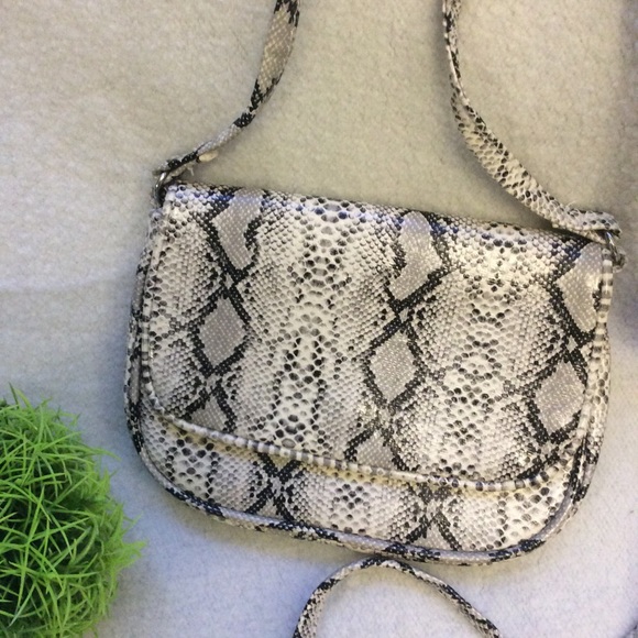 NWOT H&M faux snakeskin mini neck/crossbody bag - Picture 6 of 11